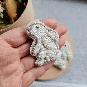 Snowy Elegance: White Bunny Brooch Cute Bunny Jewelry for Women image 2