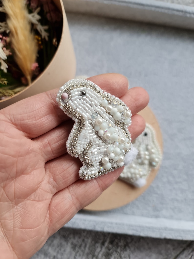 Snowy Elegance: White Bunny Brooch Cute Bunny Jewelry for Women image 2