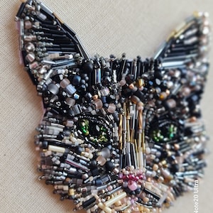 Custom pet portrait embroidery, personalized pet brooch pin