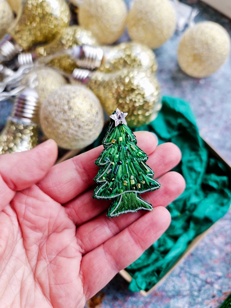 Geschenkset Weihnachtsbrosche, Weihnachtsnadel, Pflanzenschmuck green with star