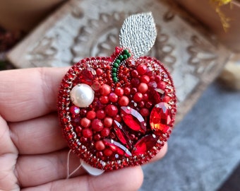 Cute apple fuit pin, Apple beaded brooch, Nature lover gift