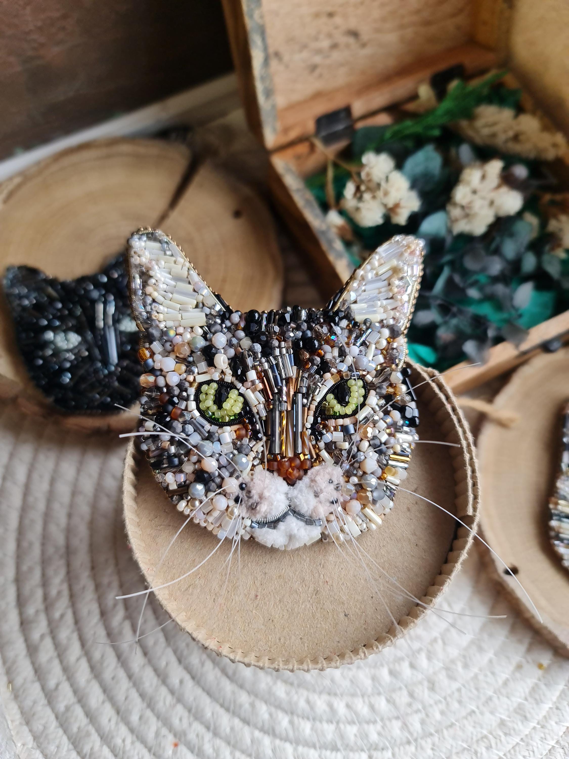 Custom Cat Portrait Brooch: Beaded Pet Jewelry Gift for Cat Lovers - Etsy