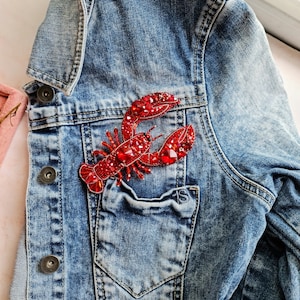 Lobster Beaded Brooch, Red crayfish pin, Ocean Brooch, Beach jewelry, Ocean inspired jewelry