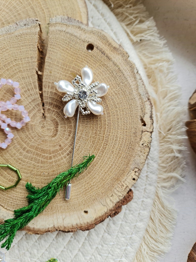 lapel pins flower brooch, gardener gift, nature jewelry, modern jewelry, unique gifts for her, pearl brooch large silver flower