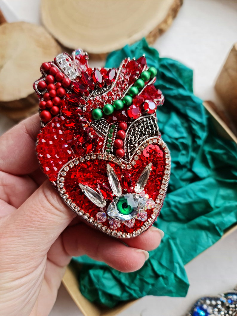 anatomical heart pin, brooches for woman heart with eye