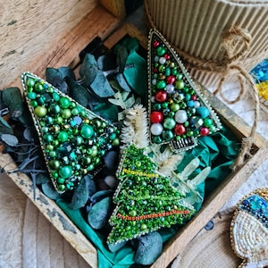 christmas tree pin beaded brooch, brooch for woman, unique gift for her, secret santa gift gift set of 3 pins