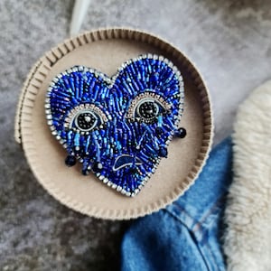 Broche de corazón azul, regalo de San Valentín para él