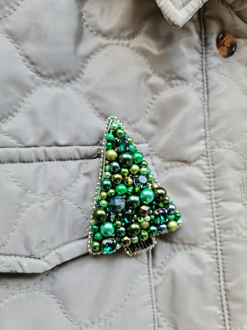 christmas tree pin beaded brooch, brooch for woman, unique gift for her, secret santa gift green tree