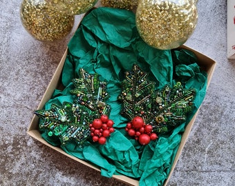 christmas holly brooch, holiday nature jewelry