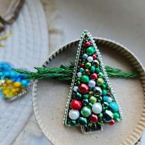 christmas tree pin beaded brooch, brooch for woman, unique gift for her, secret santa gift image 3