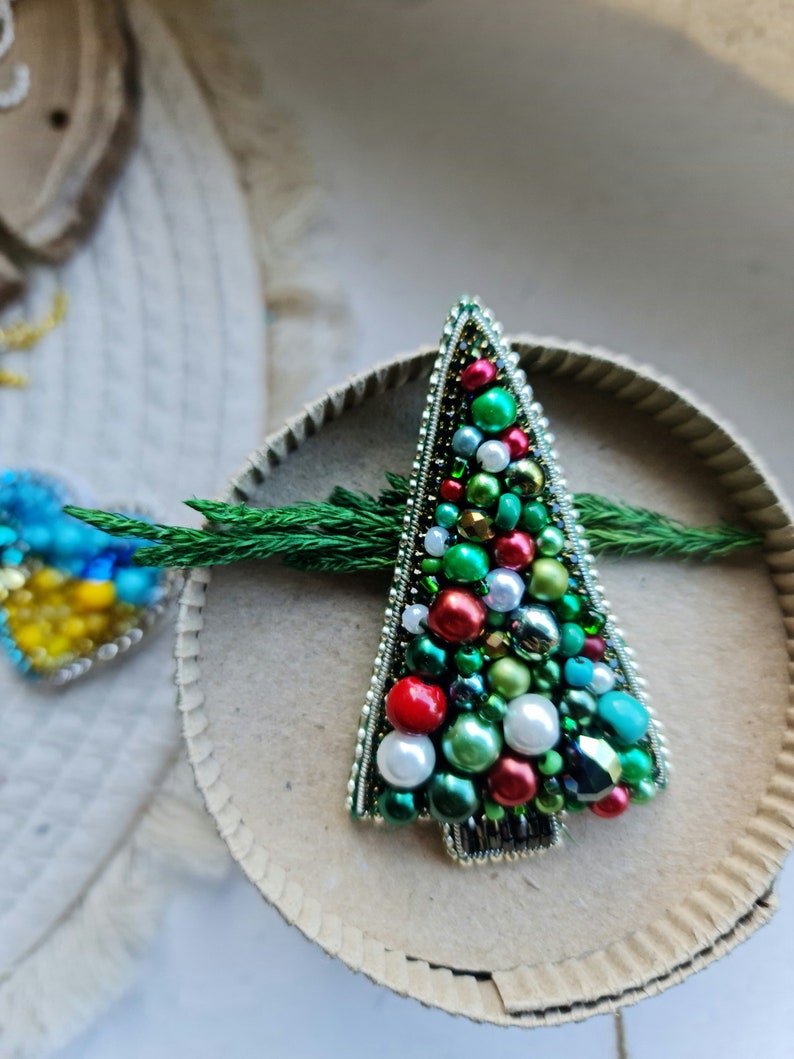 christmas tree pin beaded brooch, brooch for woman, unique gift for her, secret santa gift image 3