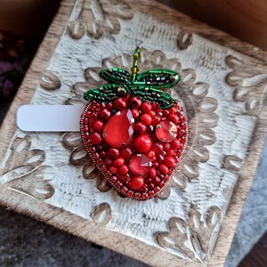 Cute strawberries pin, Strawberry beaded brooch, Fruit jewellery image 4