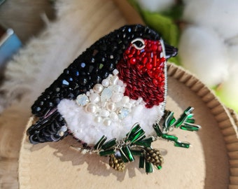 Red bird beaded brooch, Christmas robin, Animal lover gift