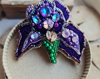 Iris flower brooch, nature lover jewelry