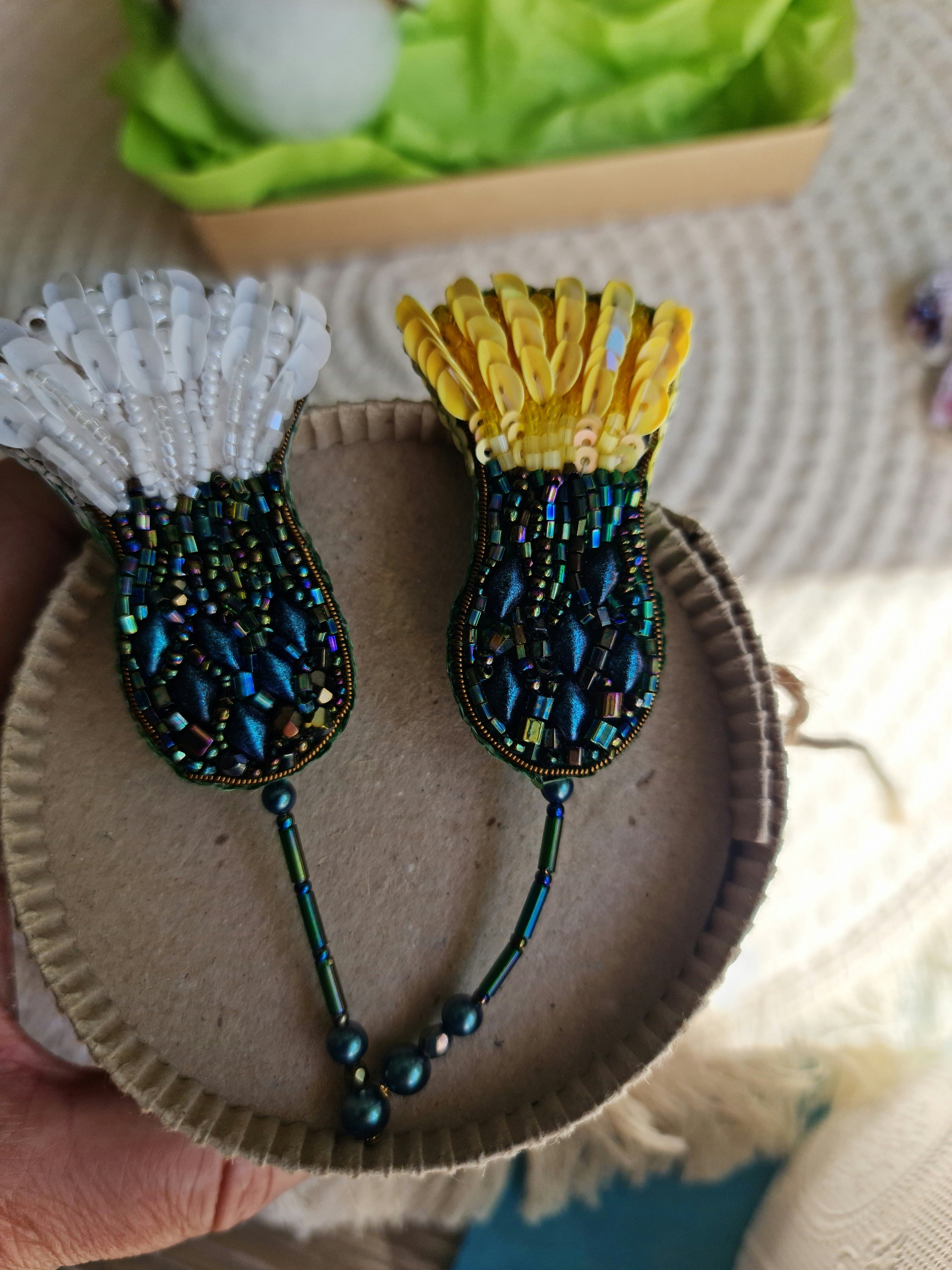 Broche Fleur Chardon Et Perles En Alliage Doré - Bijou Intemporel D'occasion
