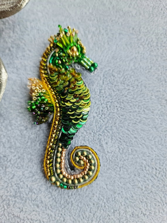 Green Seahorse Beaded Brooch, Animal Brooch, Lapel Pin