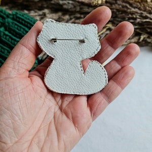 bead fox brooch, animal embroider pin image 2