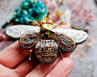 broche de abeja, joyería natural de insectos