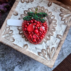 Cute strawberries pin, Strawberry beaded brooch, Fruit jewellery image 2