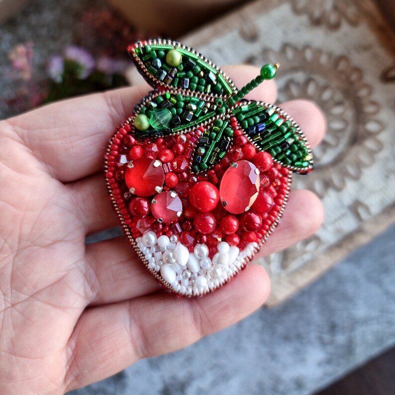 Cute strawberries pin, Strawberry beaded brooch, Fruit jewellery image 9