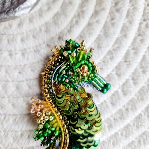 Seahorse beaded brooch, animal brooch, jewelry for mom image 6