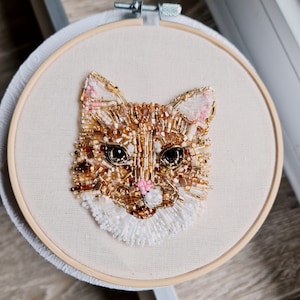 Custom pet portrait embroidery, custom cat portrait brooch, personalized pet brooch pin image 1