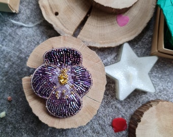 Pansies flower botanical pin, mother's day gift idea, Beaded brooch