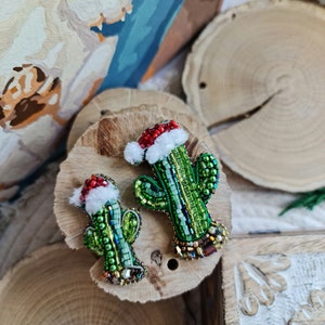 Festive Cactus Wonderland: Sparkling Unique Christmas Brooch for Woman