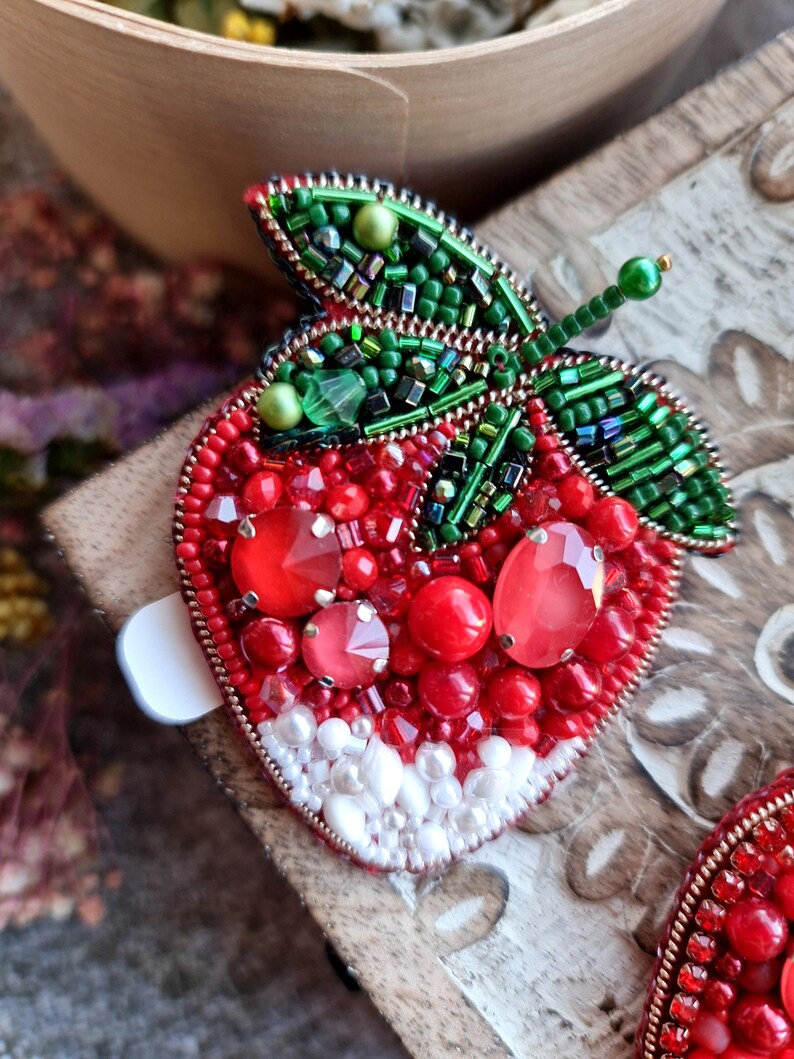 Cute strawberries pin, Strawberry beaded brooch, Fruit jewellery white Strawberry