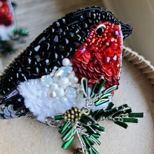 Robin&#39;s Festive Charm: Christmas Bird Brooch