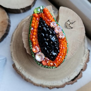 Stickerei Obst Brosche, Geschenk für Naturliebhaberin zum Muttertag Papaya brooch