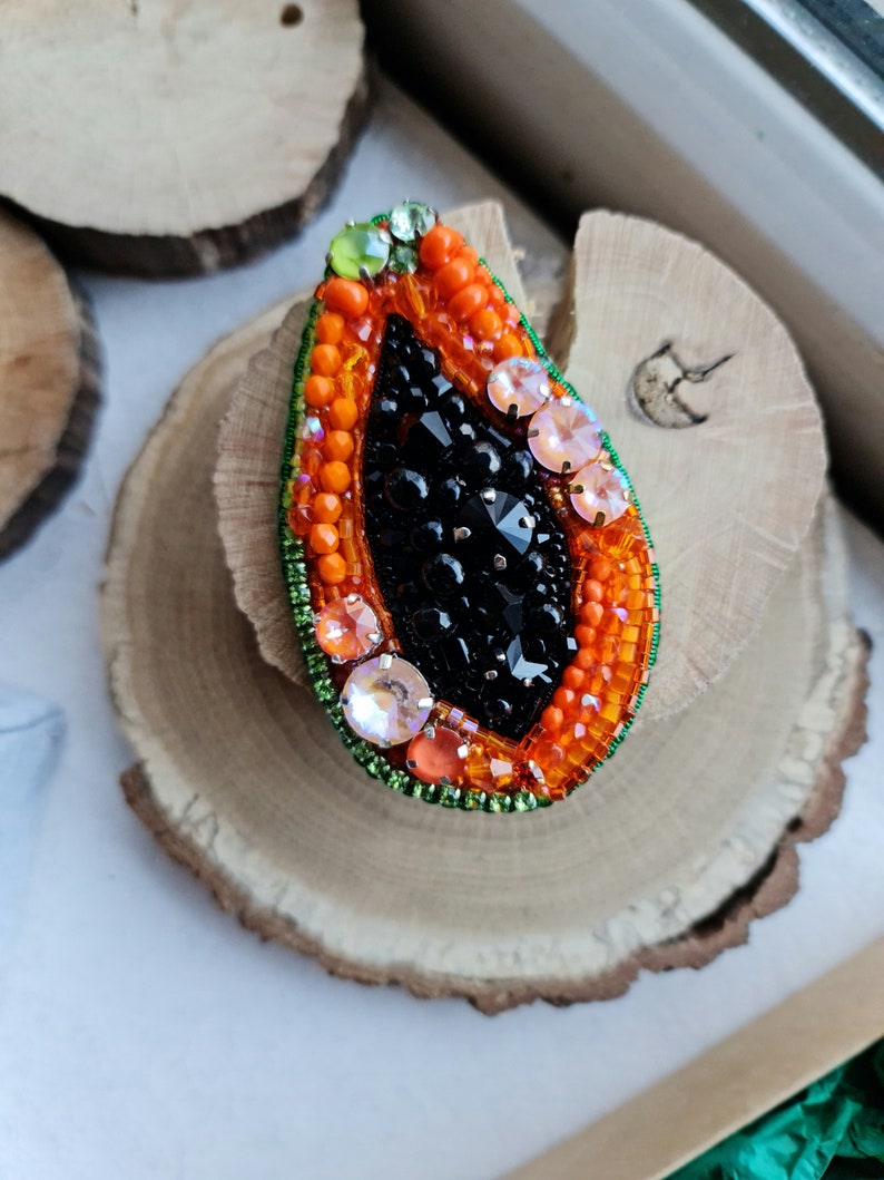 Stickerei Obst Brosche, Geschenk für Naturliebhaberin zum Muttertag Papaya brooch