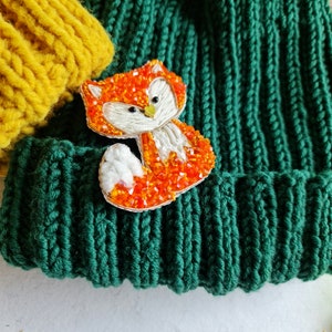 bead fox brooch, animal embroider pin image 5