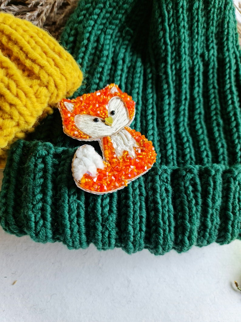 bead fox brooch, animal embroider pin image 5