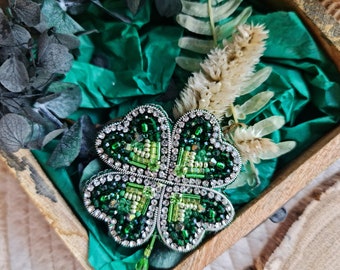 Clover leaf brooch, Green Crystal Plant Brooch - A Perfect St. Patrick's Day Gift for Her!