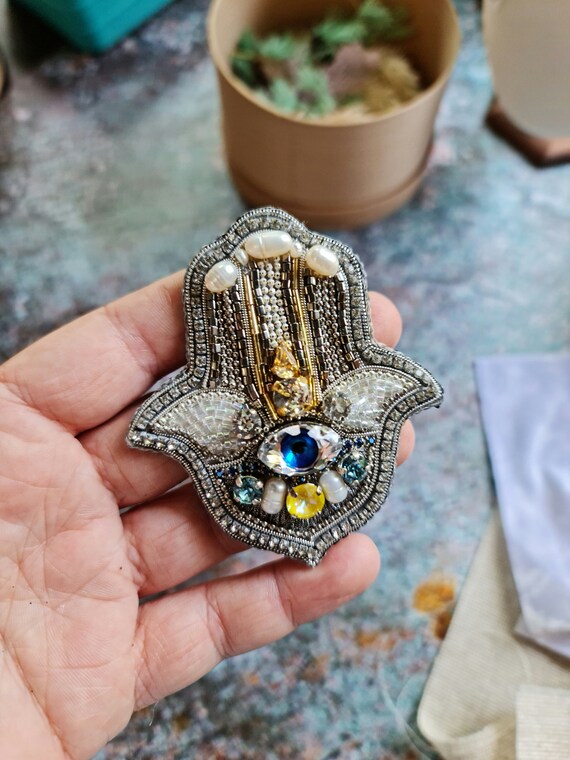 Etsy brooch deals