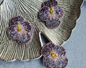 Pansies flower botanical pin, mother's day gift idea, Beaded brooch