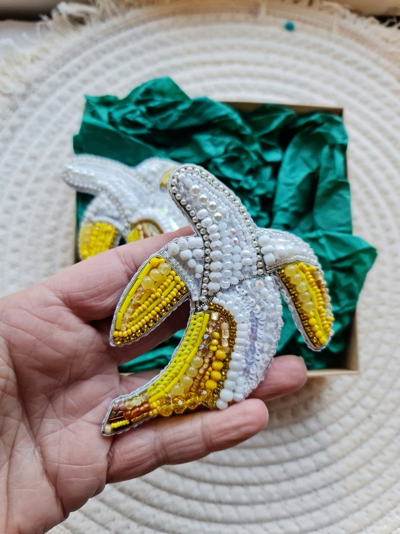 Stickerei Obst Brosche, Geschenk für Naturliebhaberin zum Muttertag Banana brooch