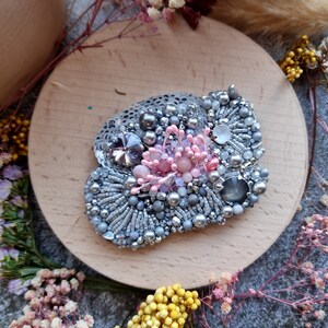 Flower Crystal pin, Poppy Beaded Jewelry, Gardening Gift image 7