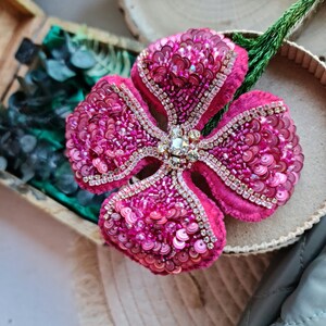 Pink Flower Beaded Brooch, Unique Gift for Her, best holiday gift, Velvet crystal flower, four leaf flower flower with sequins