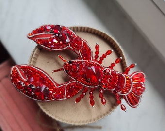 Elegant Lobster Brooch - Stunning Ocean Jewelry Pin for Her - Exquisite Embroidery Brooches for Women