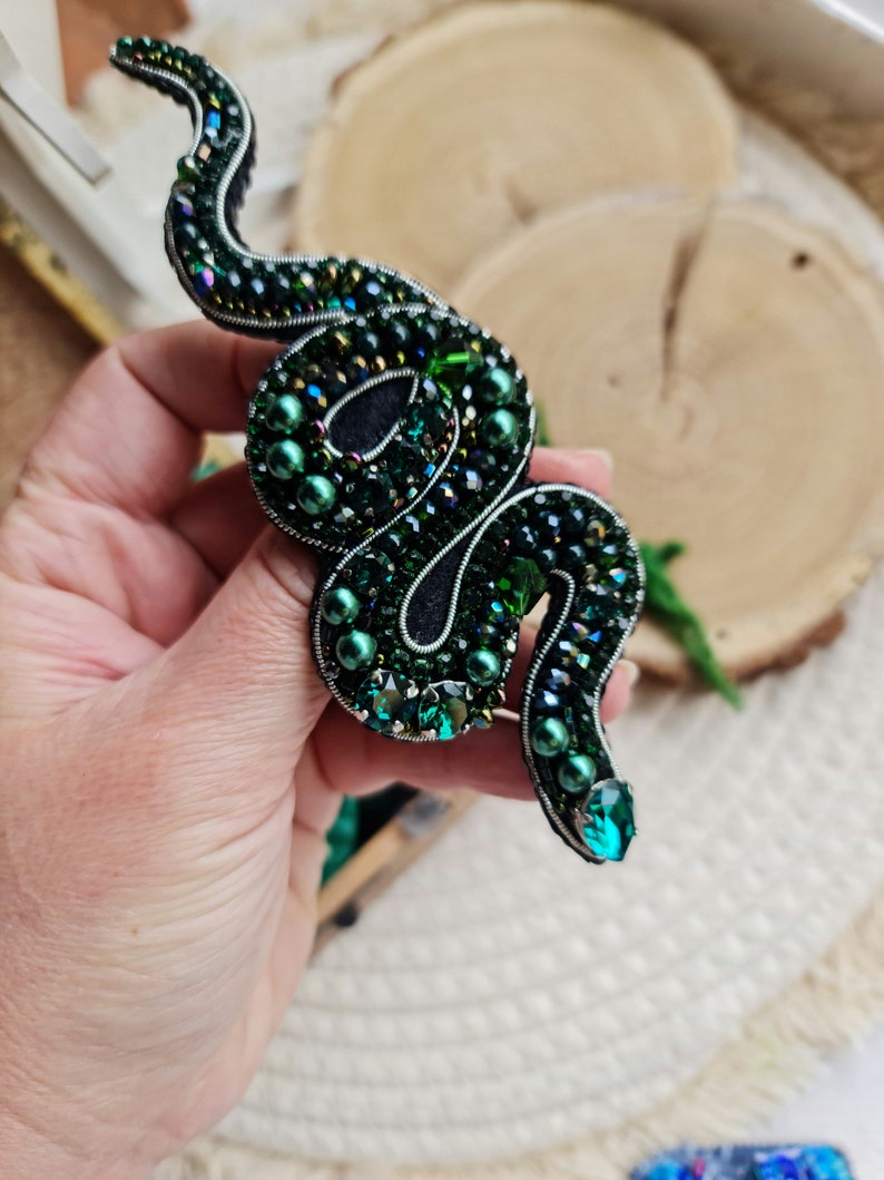 Green snake brooches for women, beaded brooch, serpent jewelry, snake lover gift, animal jewelry image 5