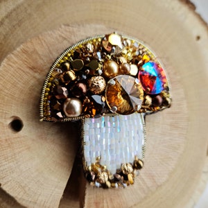 Enchanting Amanita Mushroom Brooch: Nature-inspired Gift for Women
