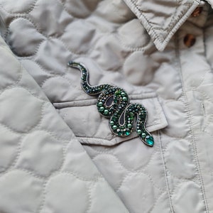 Serpentine Whispers: Green Snake Beaded Brooch for Women