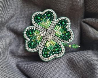 Spilla a forma di quadrifoglio con 4 foglie, spilla a forma di fiore