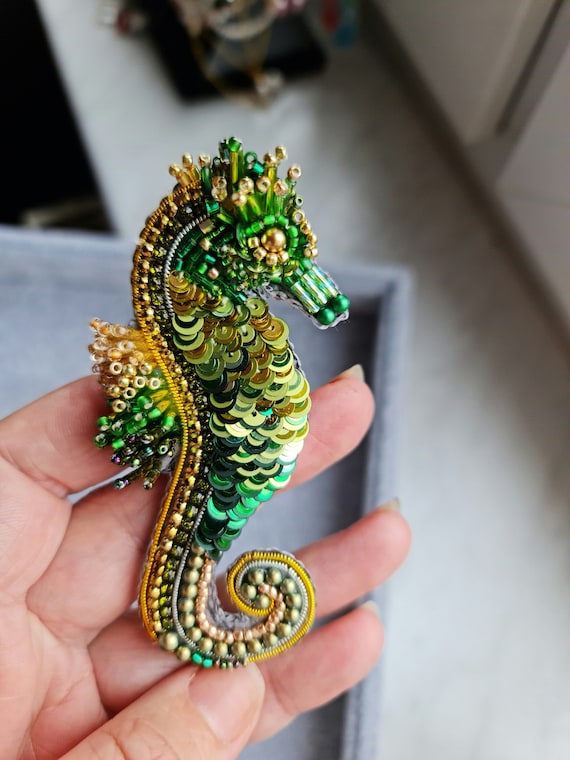 Green Seahorse Beaded Brooch, Animal Brooch, Lapel Pin