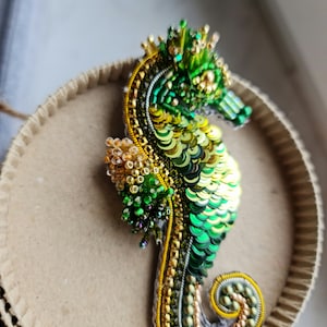 Seahorse beaded brooch, animal brooch, jewelry for mom image 3