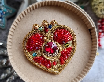 Sailor Moon beaded brooch, anime jewelry, valentines gift