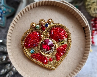 Sailor Moon beaded brooch, anime jewelry, valentines gift