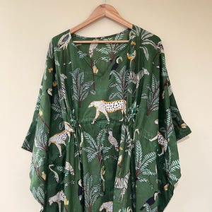 Katoenen kaftanjurk met jungleprint, maxi-jurk met bloemenprint, plus size, zomerse stijl, cadeau, strandjurk, loungewear en nachtkleding, het beste cadeau voor haar